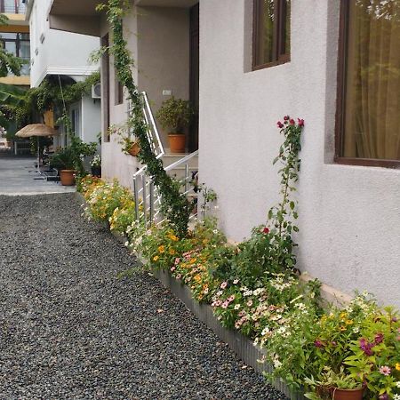 Lia Guest House Kobuleti Exterior photo