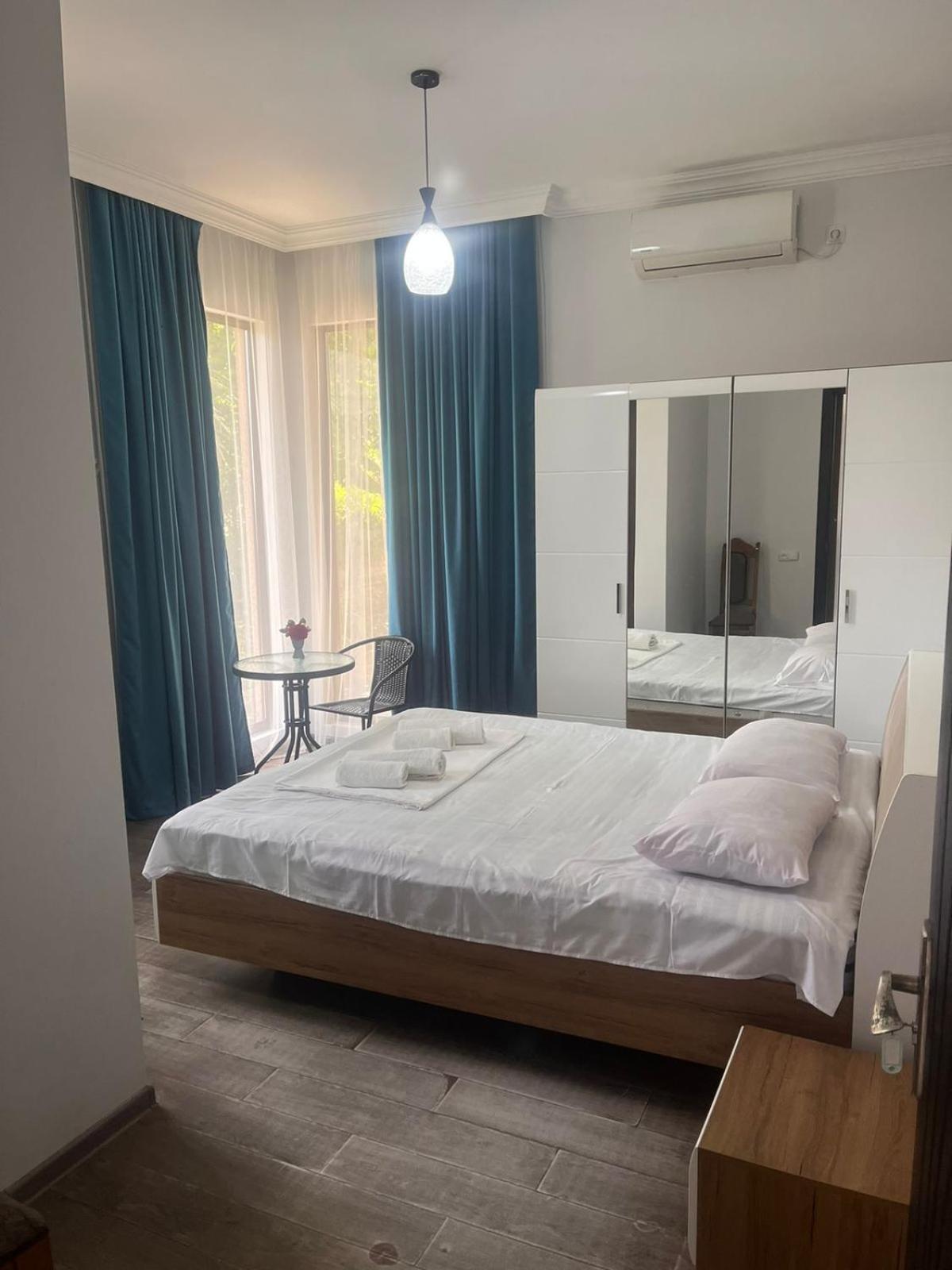 Lia Guest House Kobuleti Exterior photo