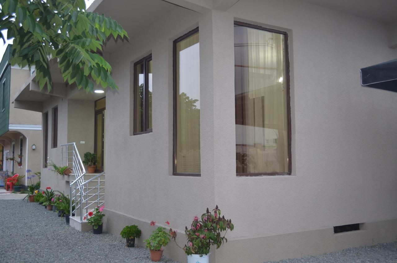 Lia Guest House Kobuleti Exterior photo